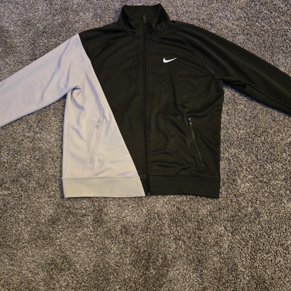 Nike Men's Black and Gray Jacket